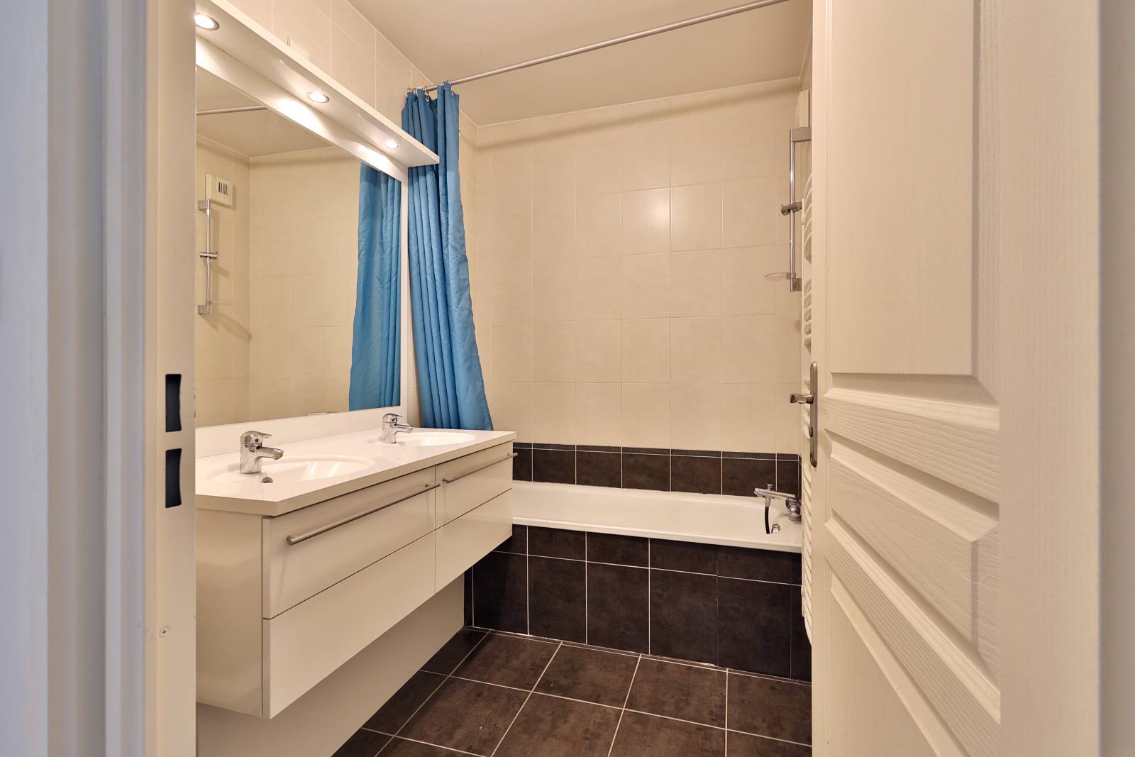 Ecully centre T4 92 m² - 2 terrasses + box PMR