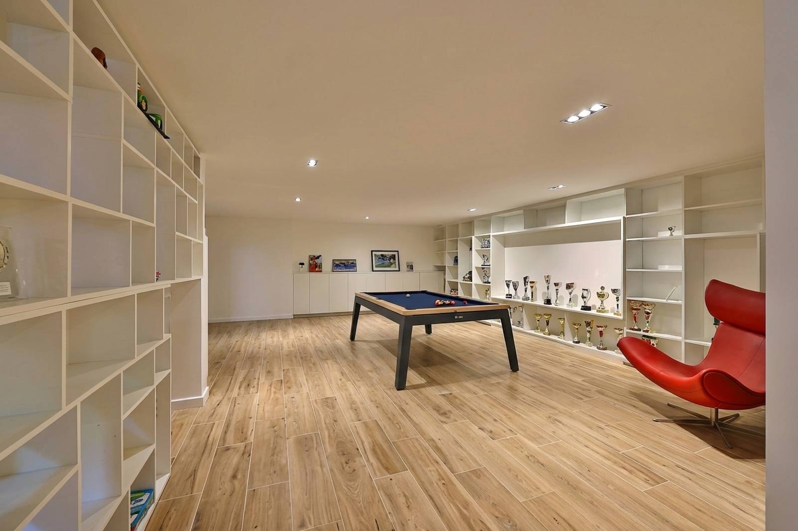 Ecully, exceptionnelle villa contemporaine de 450 m2 piscine et garage 200 m2