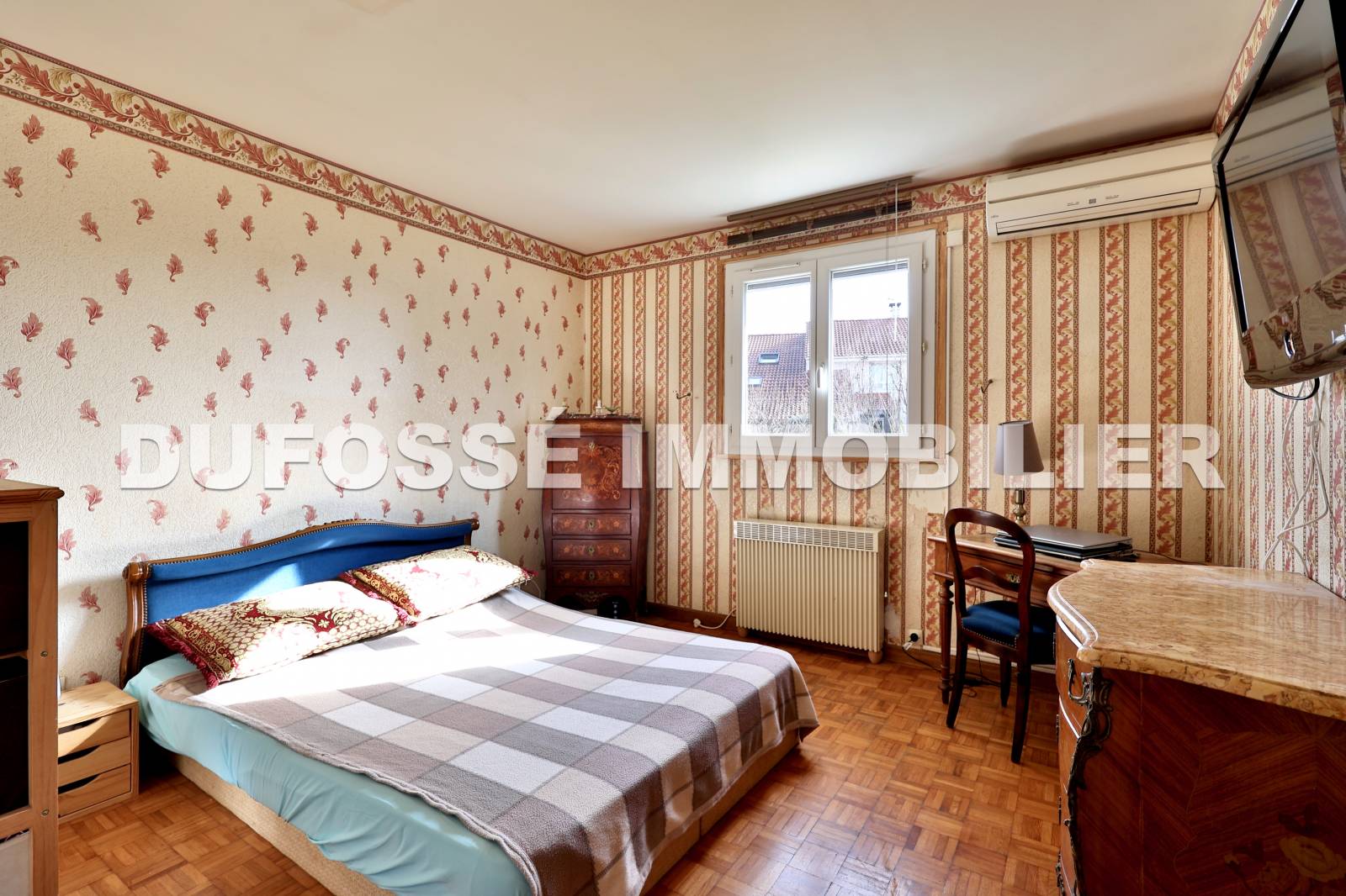 Grande chambre lumineuse