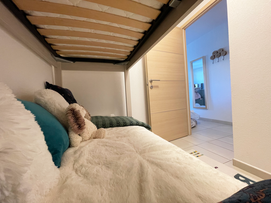 Studio Cabine, avec balcon à la joue du loup dans le devoluy residence piscine