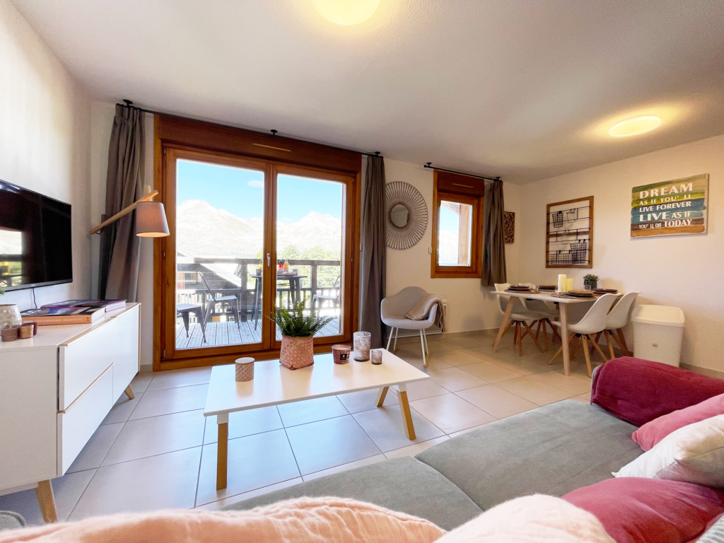 Studio Cabine, avec balcon à la joue du loup dans le devoluy residence piscine