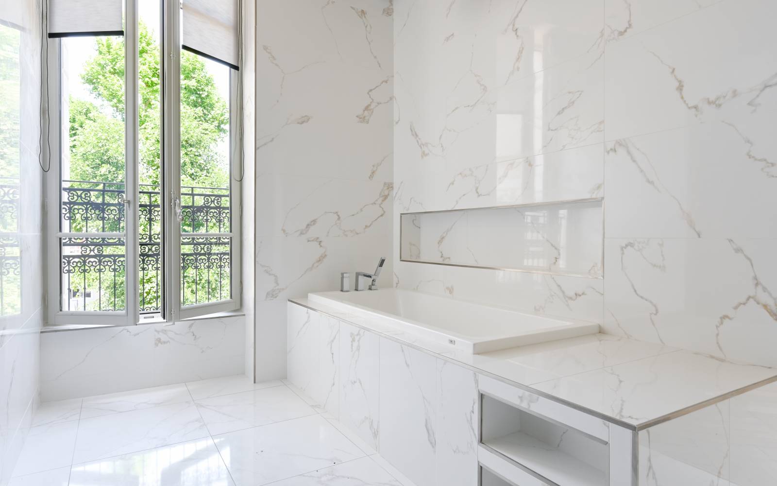 Appartement T4 aux prestations haut de gamme Saint-Cyr-au-Mont-d'Or  avec terrasse et jardin dans château d'exception