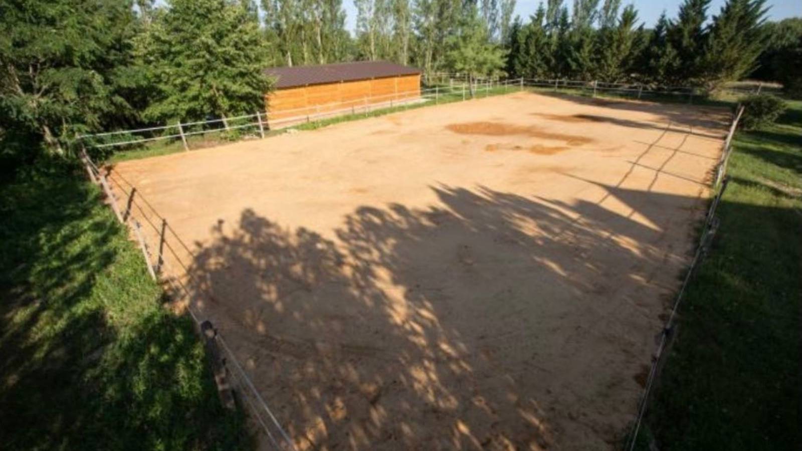 Propriété insolite de 5 hectares au coeur du Gers