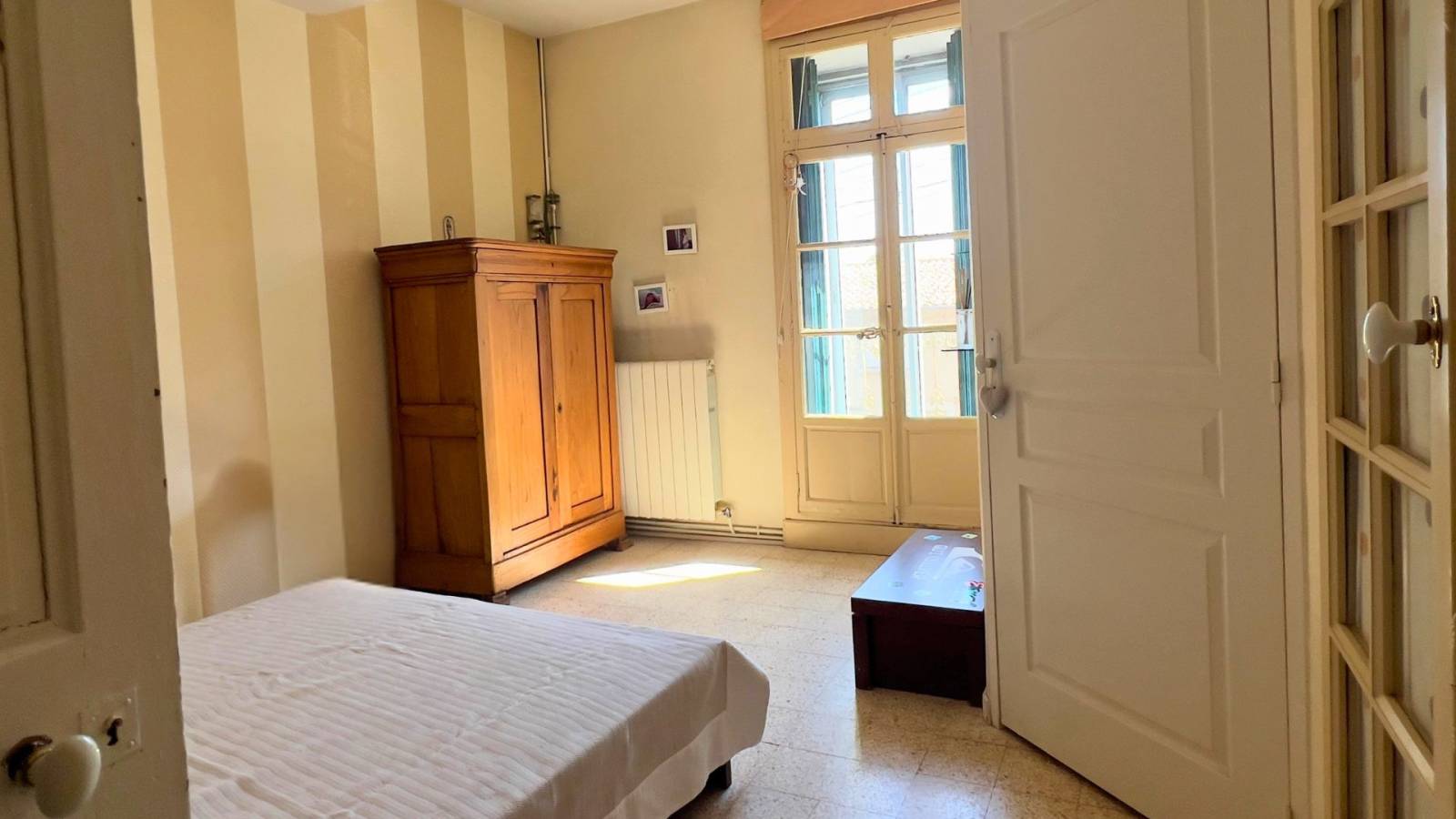 Maison de ville à Valros avec jardin et piscine