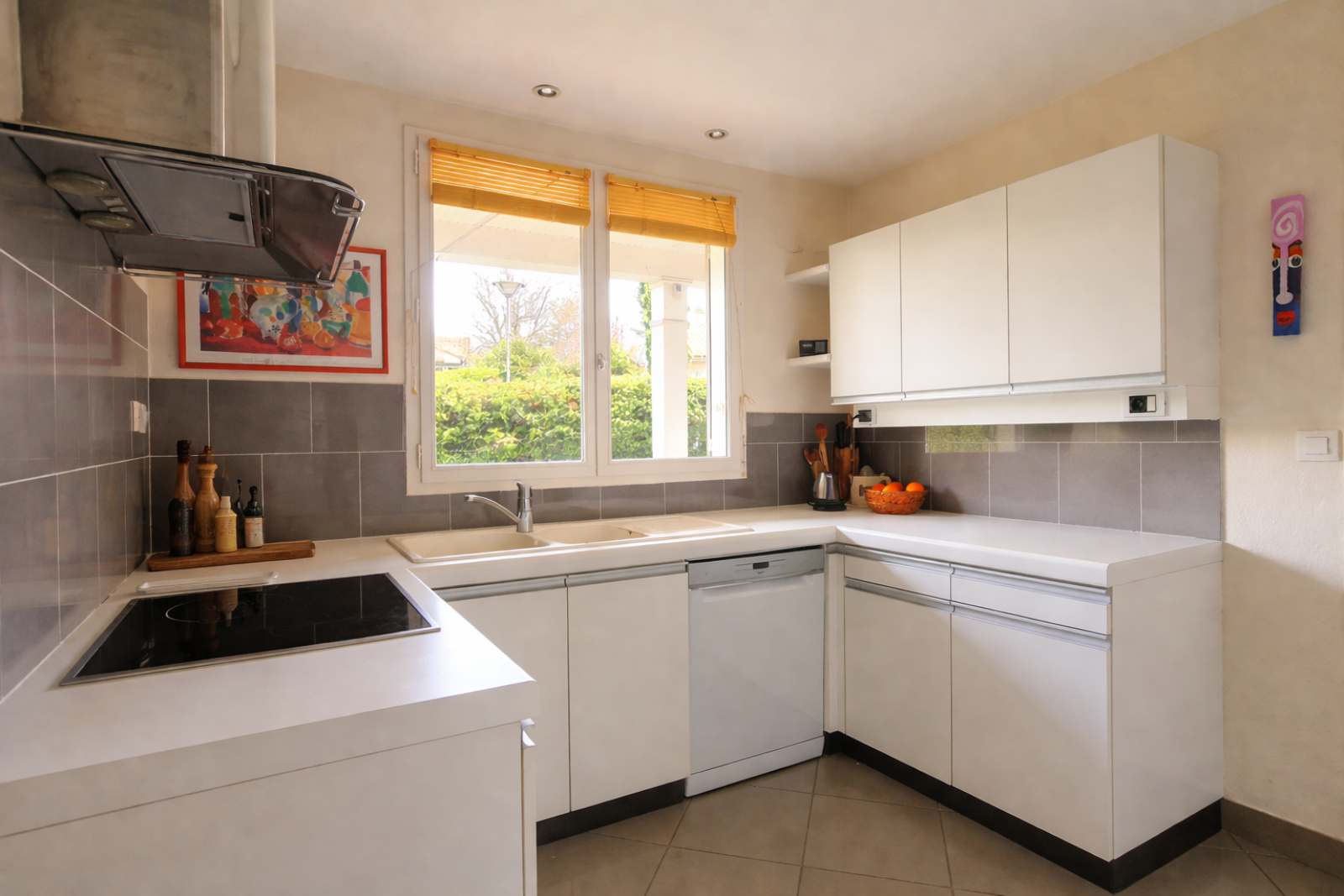 Lissieu proche Limonest, Domaine de Bois Dieu 69380, Villa 160 m2 avec 4 Chambres et piscines
