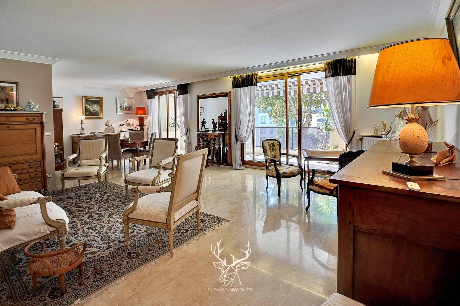 Lumineux appartement 118m² traversant avec terrasse et balcon