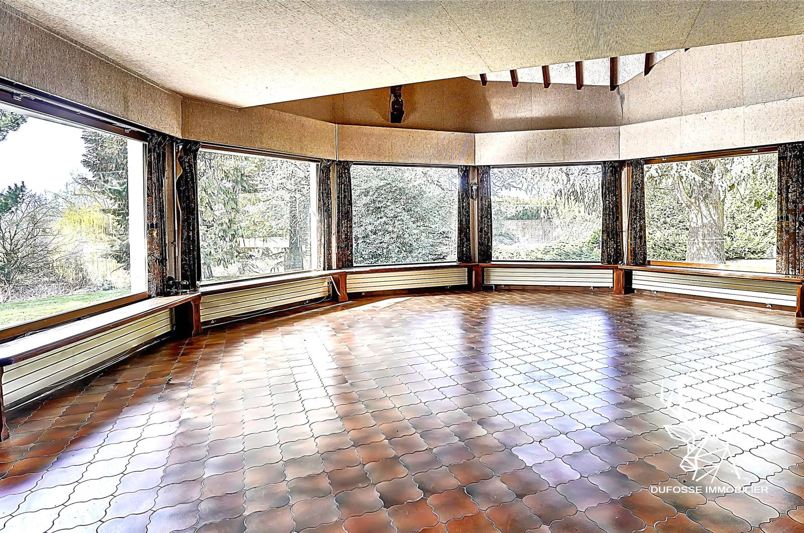 Au calme, splendide propriété 7 chambres dans un parc arboré de 2 hectares avec piscine et dépendances