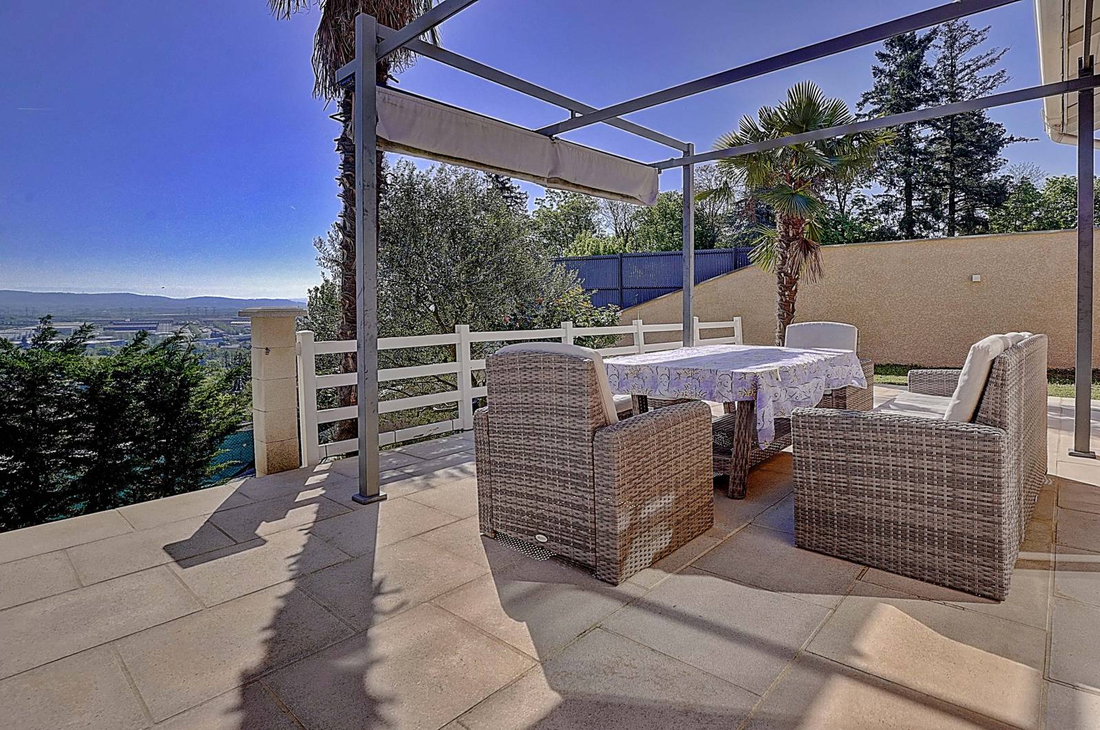 GRENAY PLUSIEURS TERRASSES