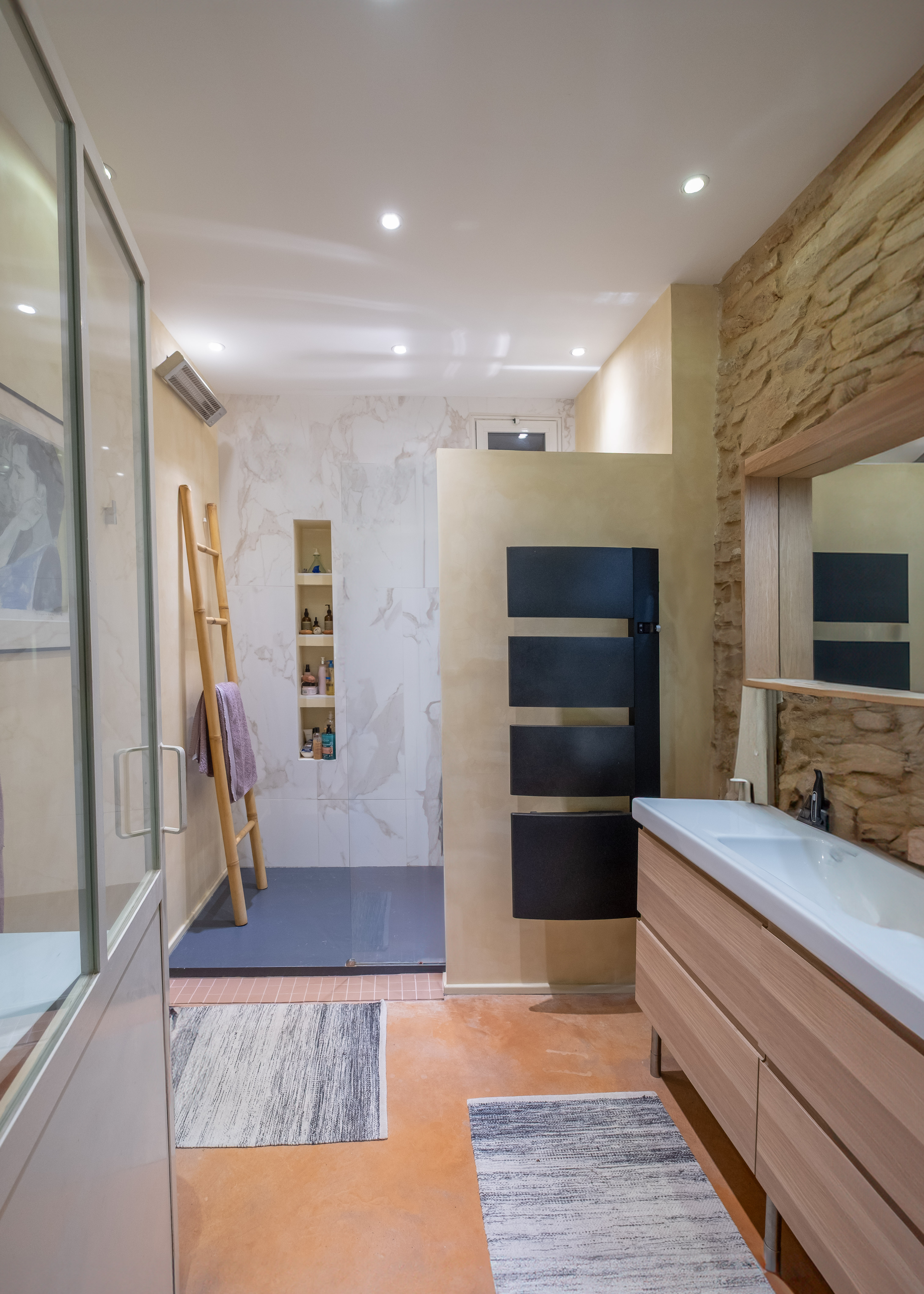 Jardin propice à la farniente à St-André-de-Roquepertuis