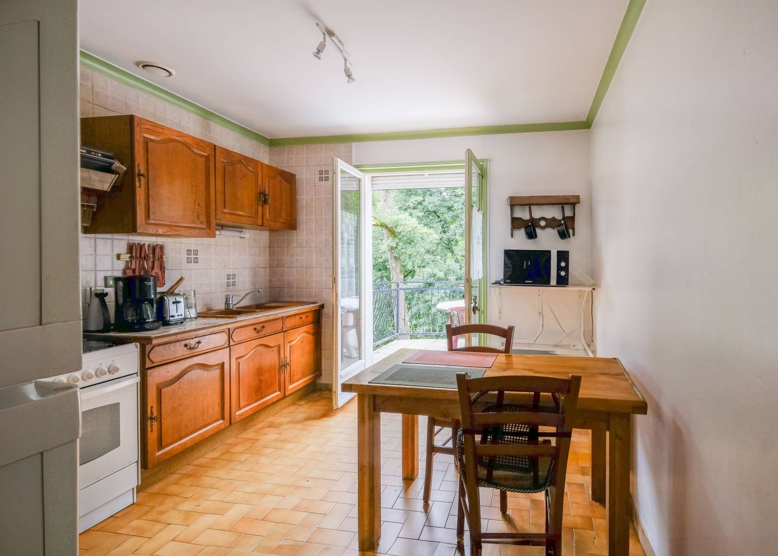 Jassans-Riottier Villa avec grand sous-sol et parking