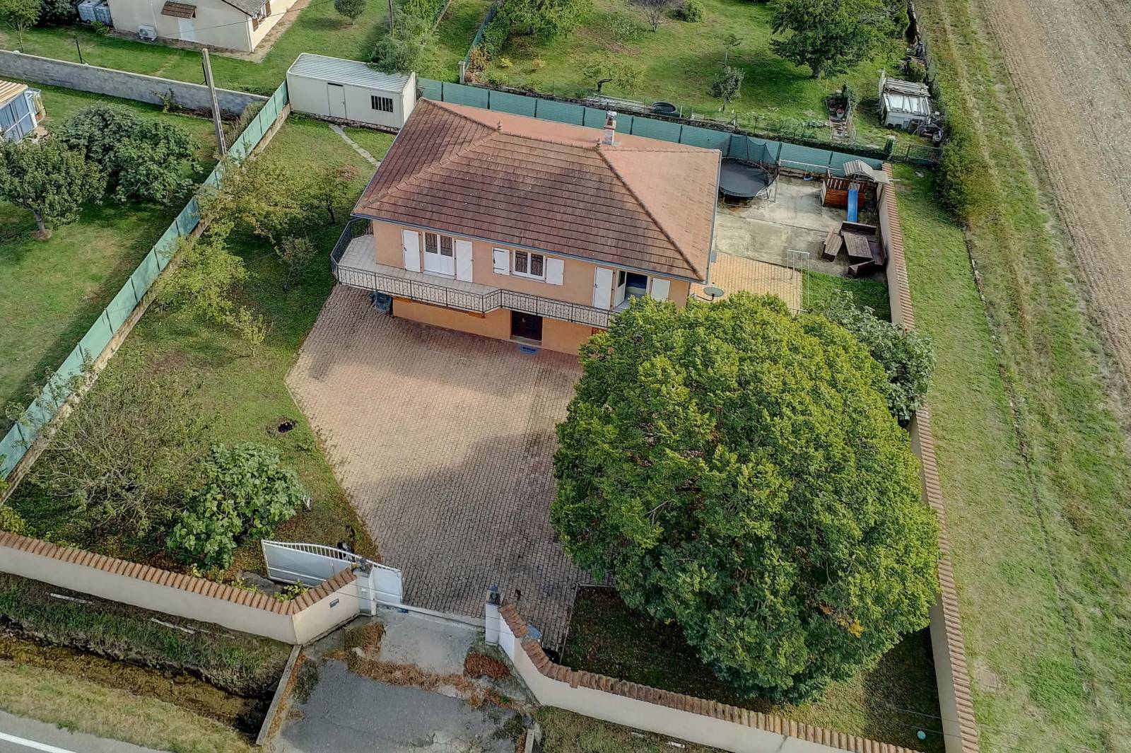 Maison familiale 5 chambres avec jardin à Diemoz