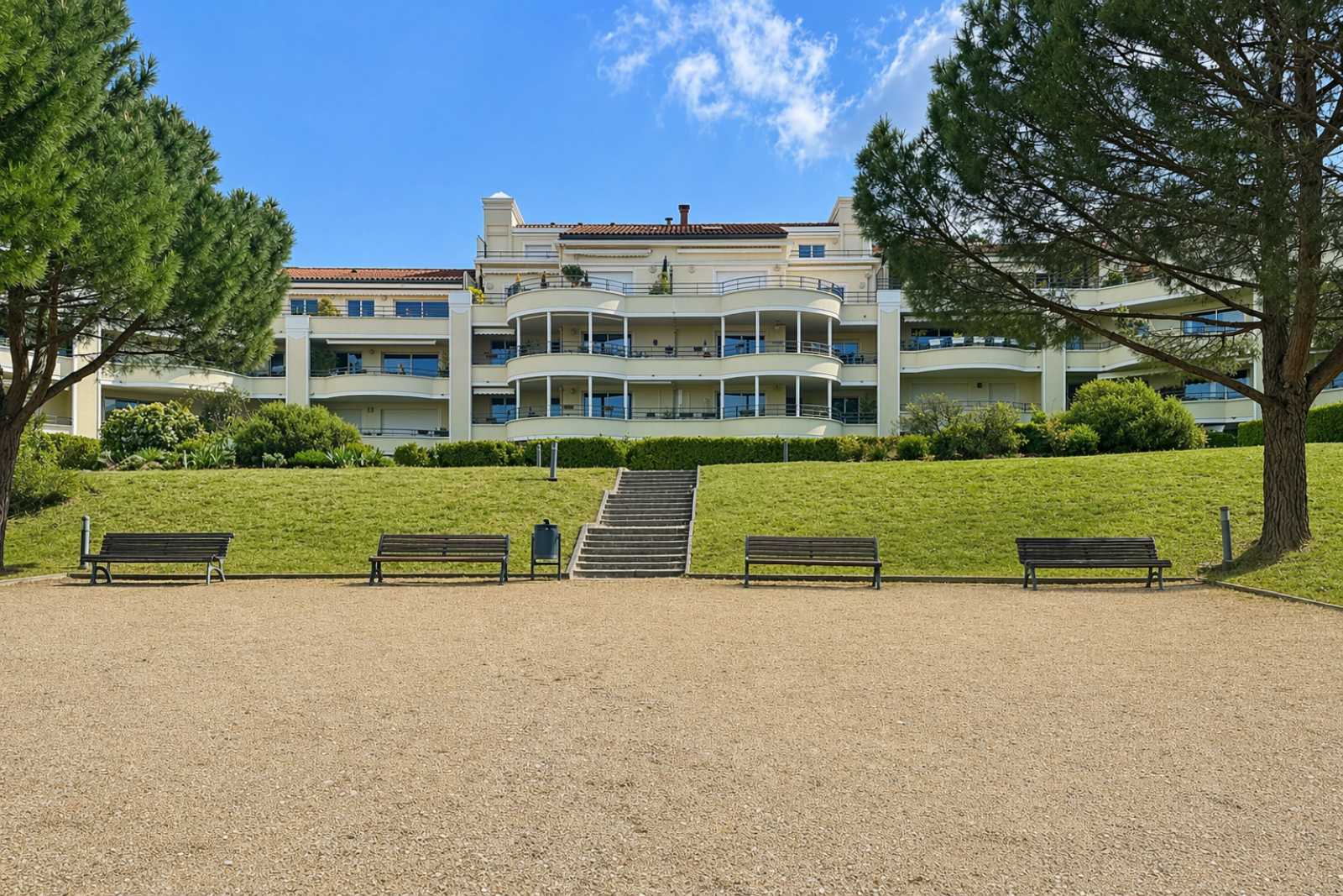 Appartement Charbonnières-les-Bains avec grande terrasse et vue panoramique 4 chambres 