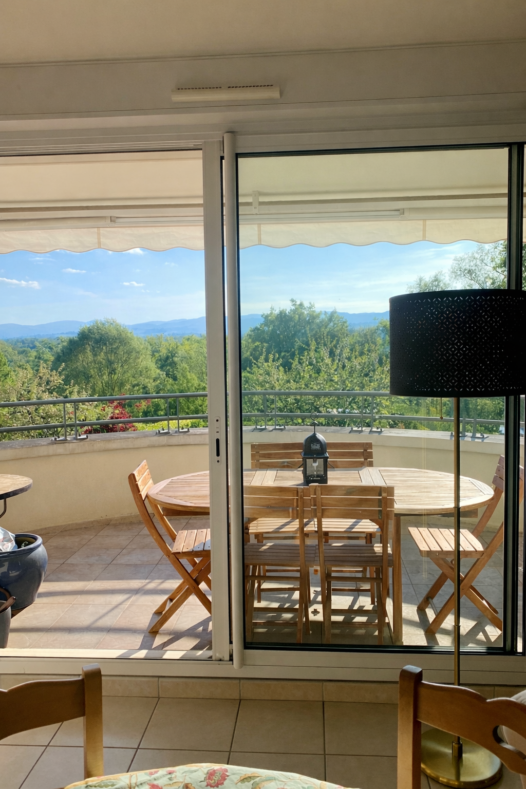Appartement Charbonnières-les-Bains avec grande terrasse et vue panoramique 4 chambres 