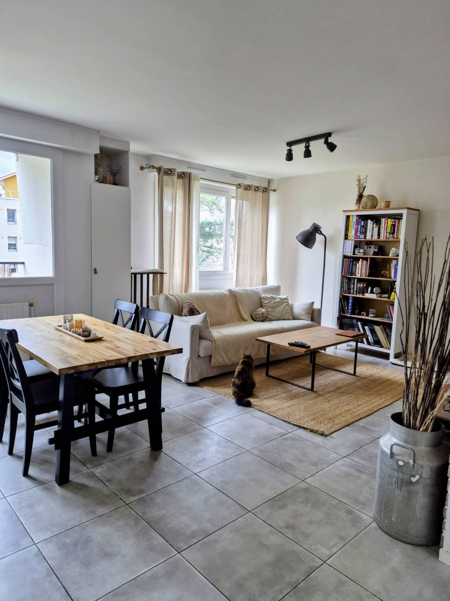 Oullins-Pierre-Bénite,  T3 meublé