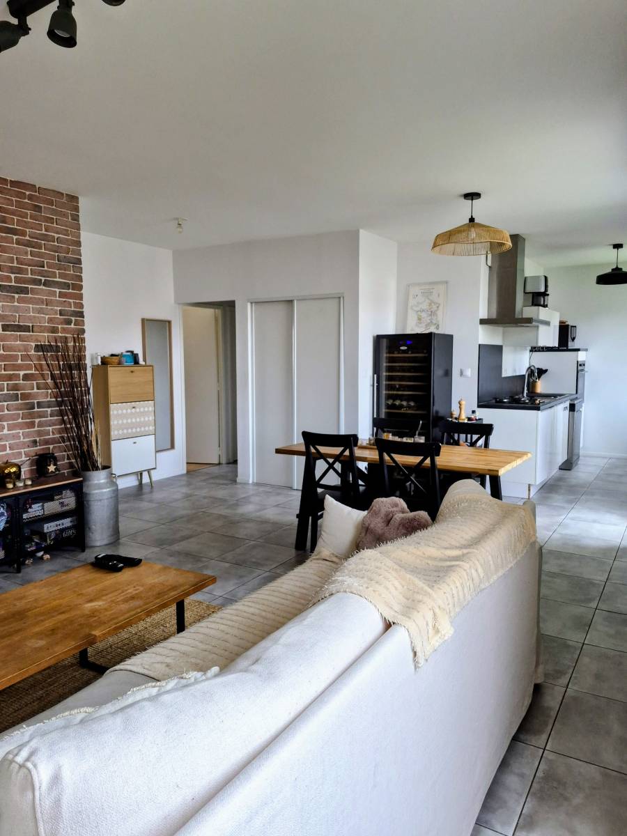 Oullins-Pierre-Bénite,  T3 meublé