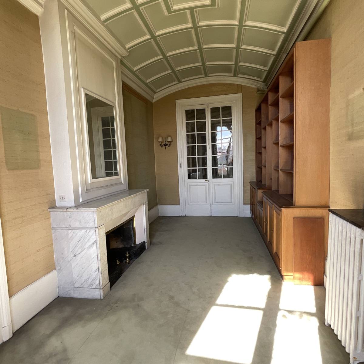 disponible à la vente superbe T7 dans immeuble haussmanien à Lyon 1