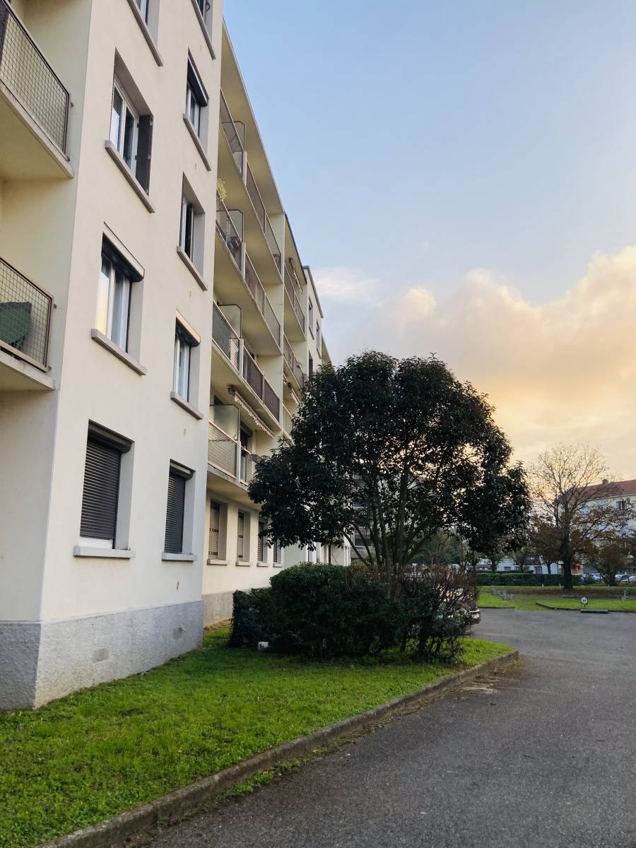 Investisseur - Agréable appartement T2 loué - Roussillon centre
