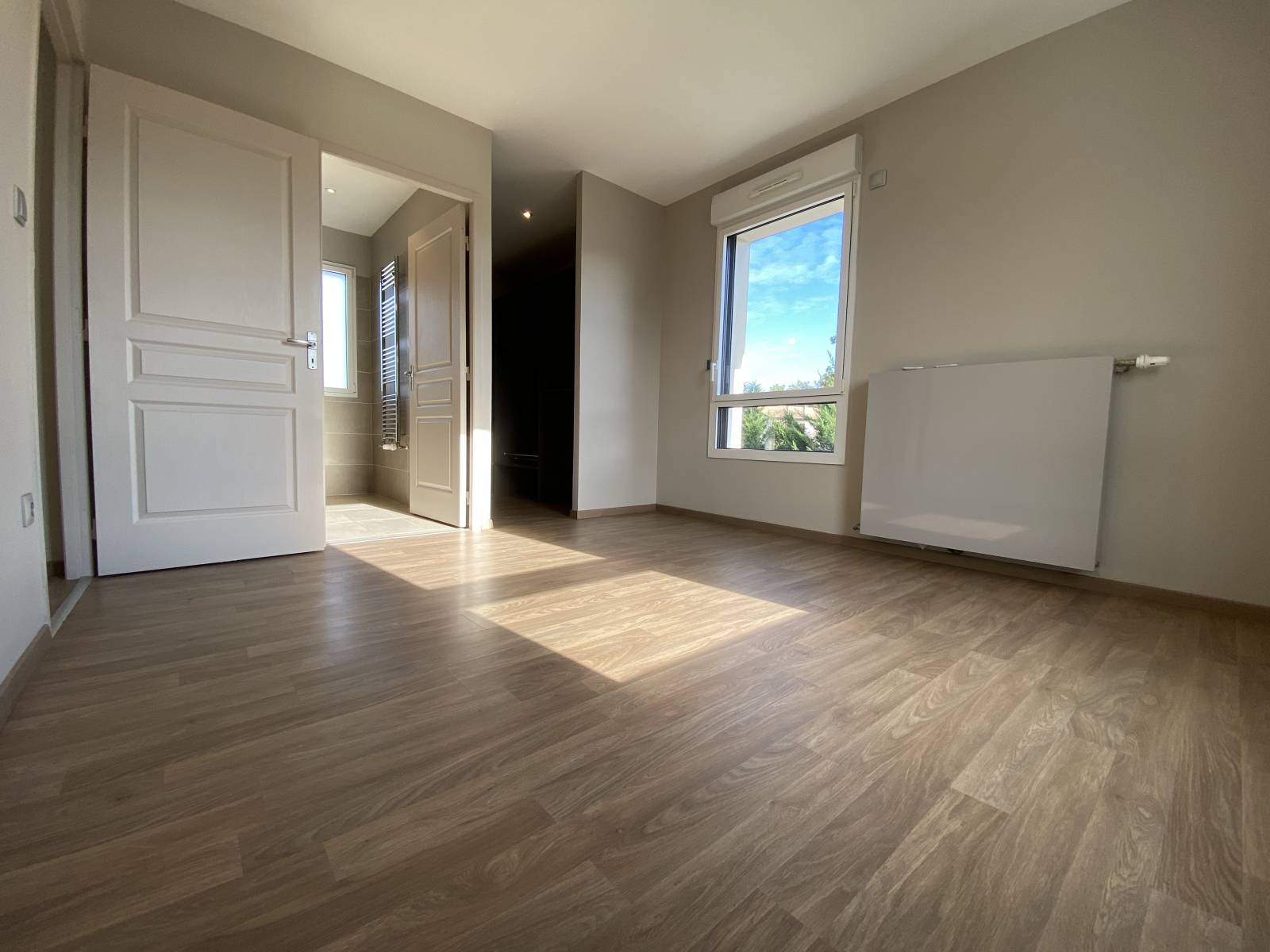 Lumineuse Maison T5 non meublée Tassin-la-Demi-Lune  4 chambres  terrasse et jardin