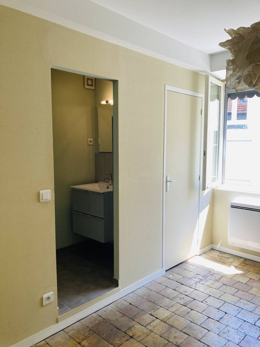 Lyon 69003 - Appartement dans secteur prisé, proche toutes commodités