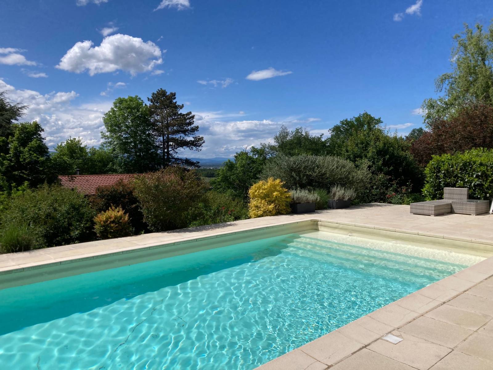 Maison avec piscine disponible à la vente à La Fouillouse