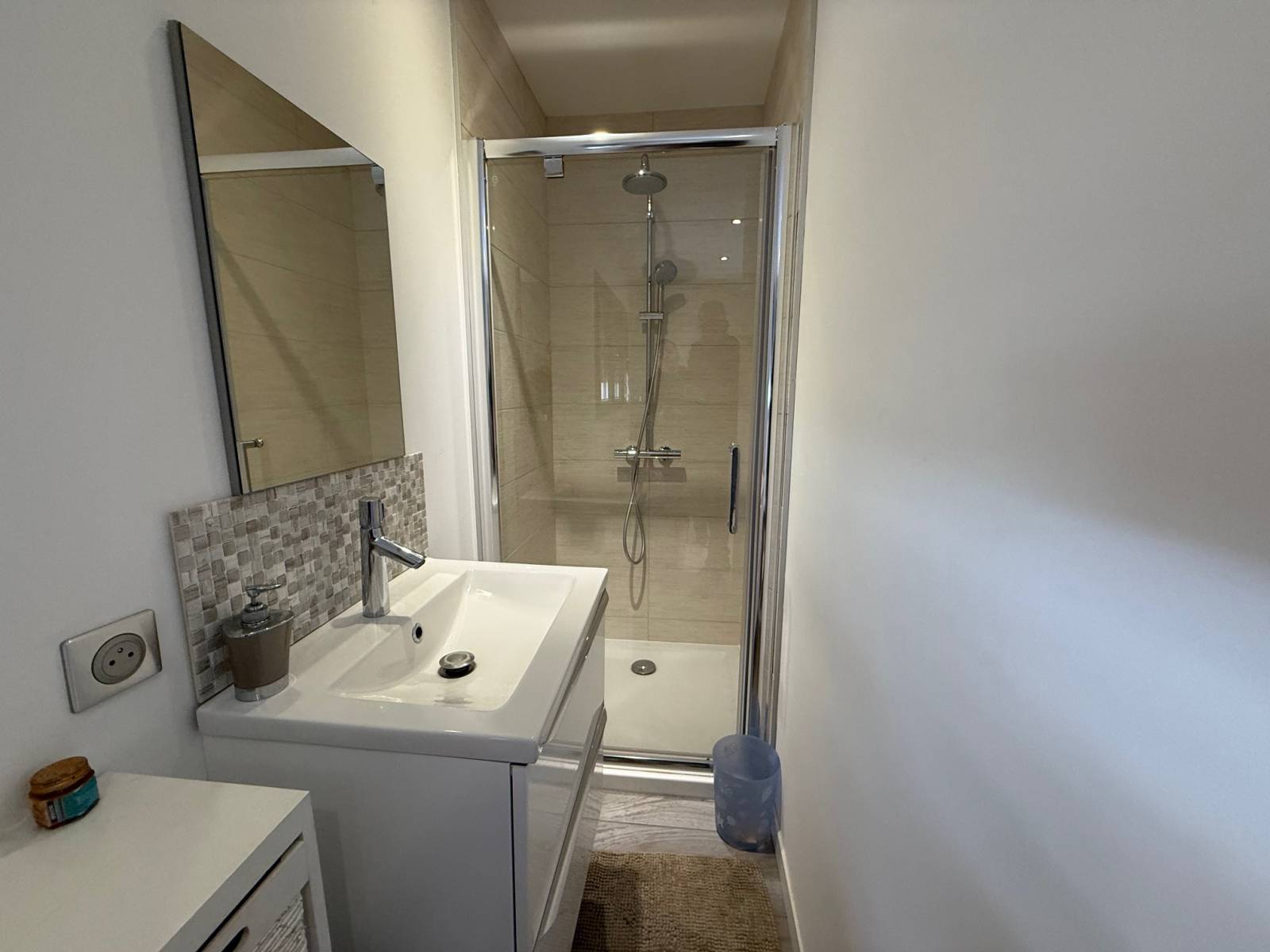 Châtillon d'Azergue, Maison T5 de 218 m2  avec grand sous sol de plus de 100m2 sur un terrain de 1280 m2