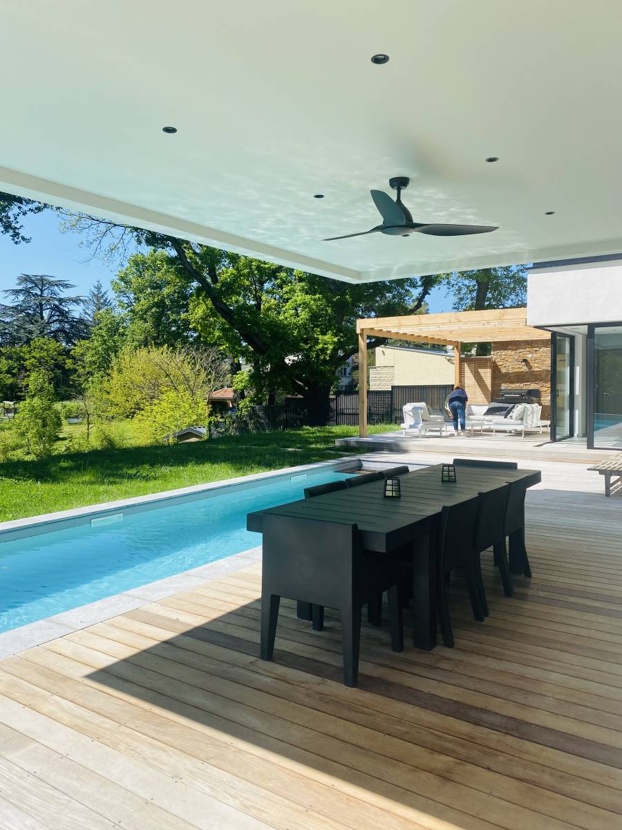 Maison contemporaine Tassin-la-Demi-Lune avec vue, piscine, 5 chambres, calme, sans vis-à-vis.