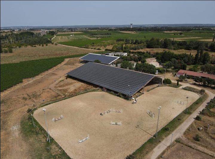 Structure équestre dans le Gard