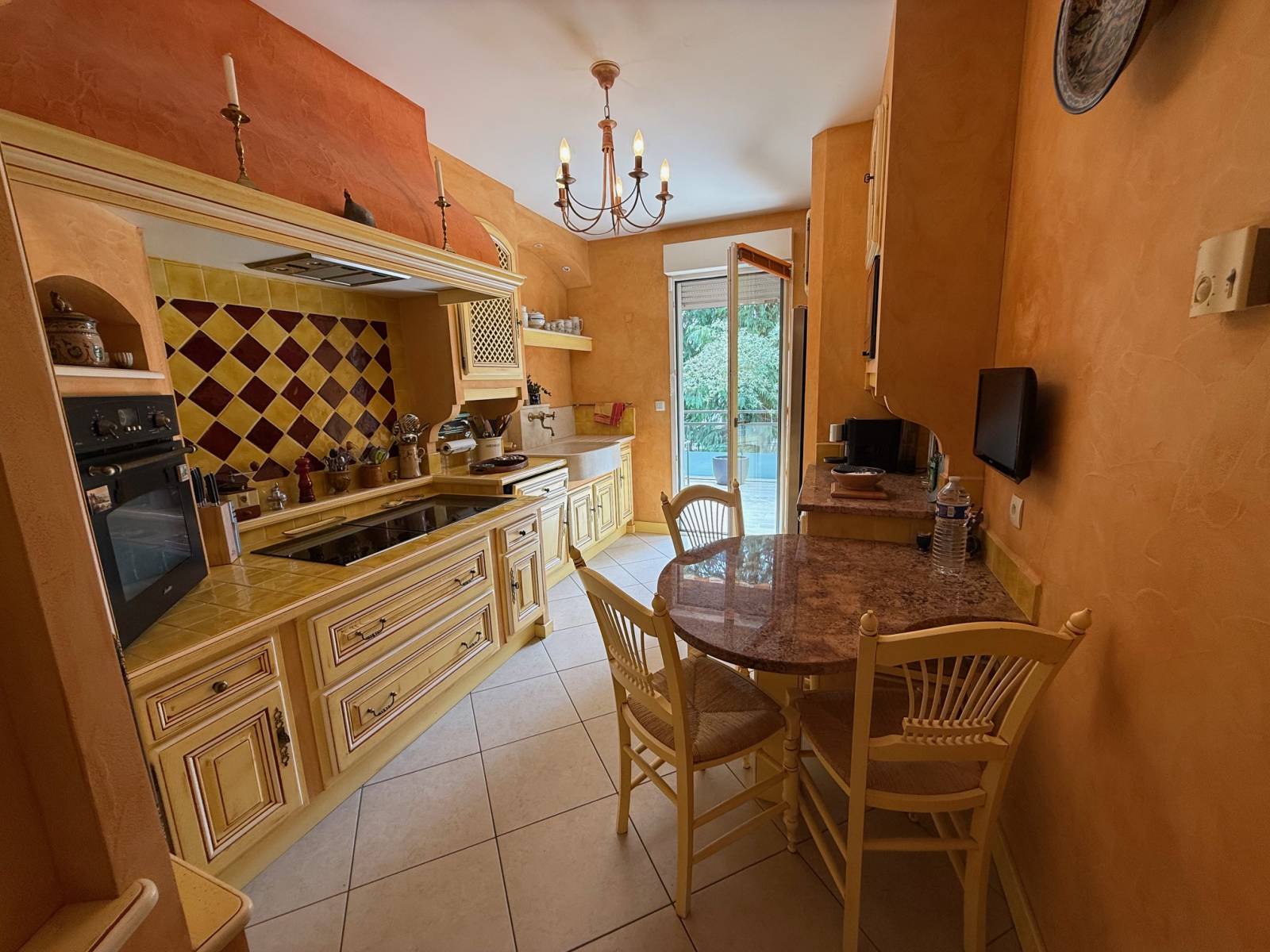 Tassin-la-Demi-Lune, Appartement T4, 2 Terrasses, 1 cave, 1 double garage.