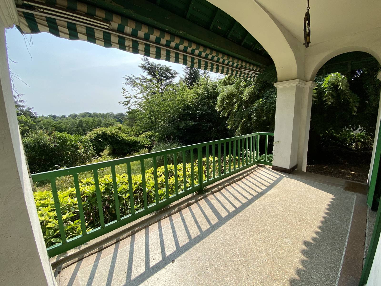 villa T5 possible piscine à rénover 