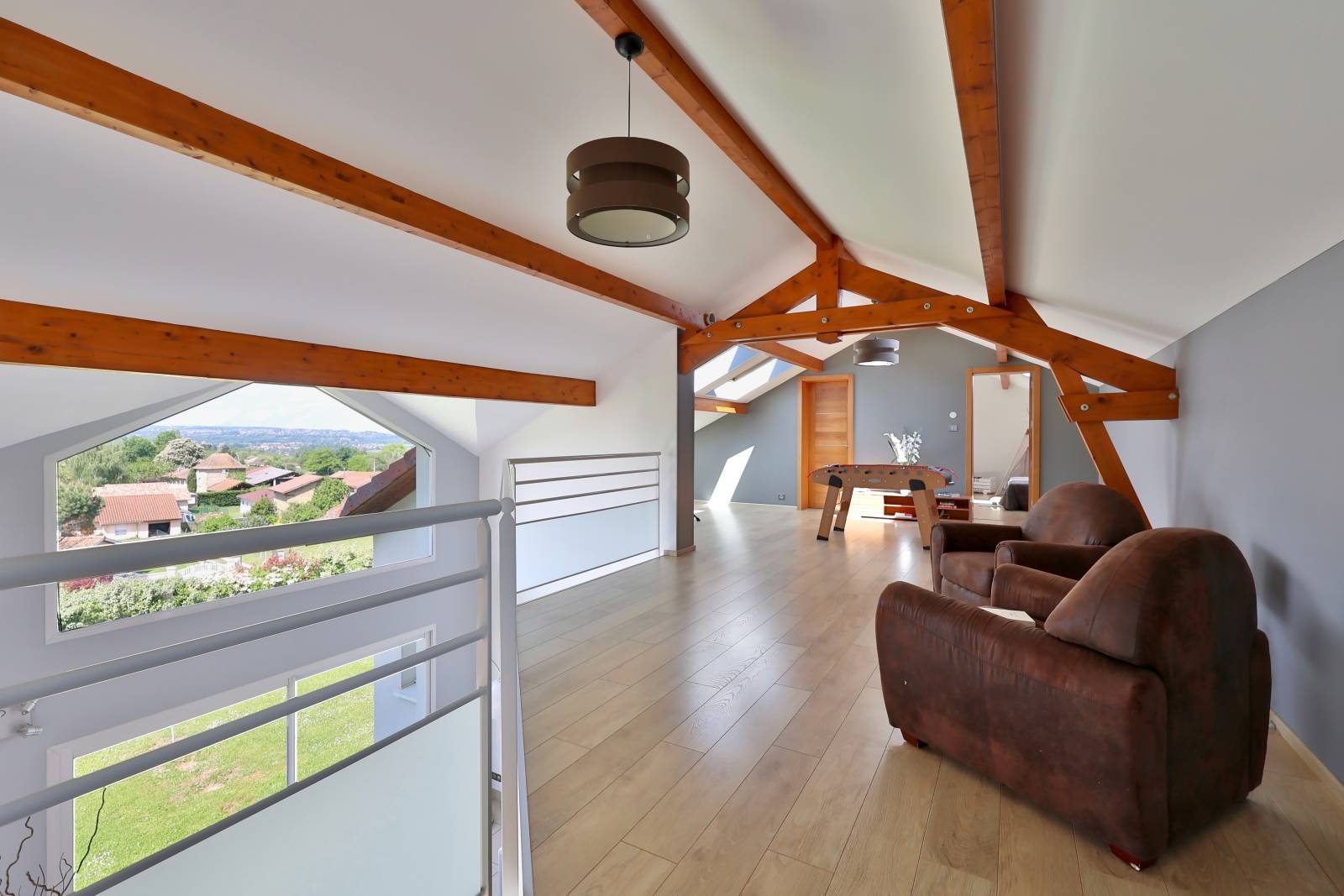 Aux portes de Bourgoin-Jallieu - Une signature architecturale entre lumière, espace et panorama