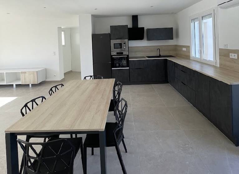 Lancié, maison plain pied T4 116 m2 entièrement rénovée en 2023