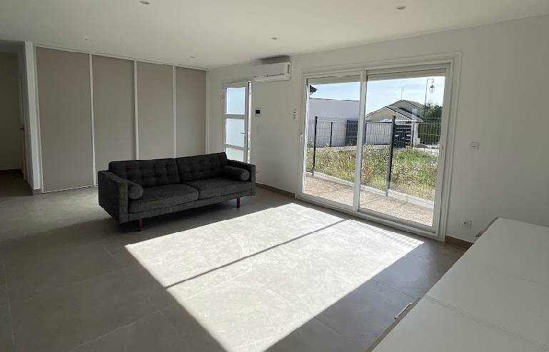 Lancié, maison plain pied T4 116 m2 entièrement rénovée en 2023