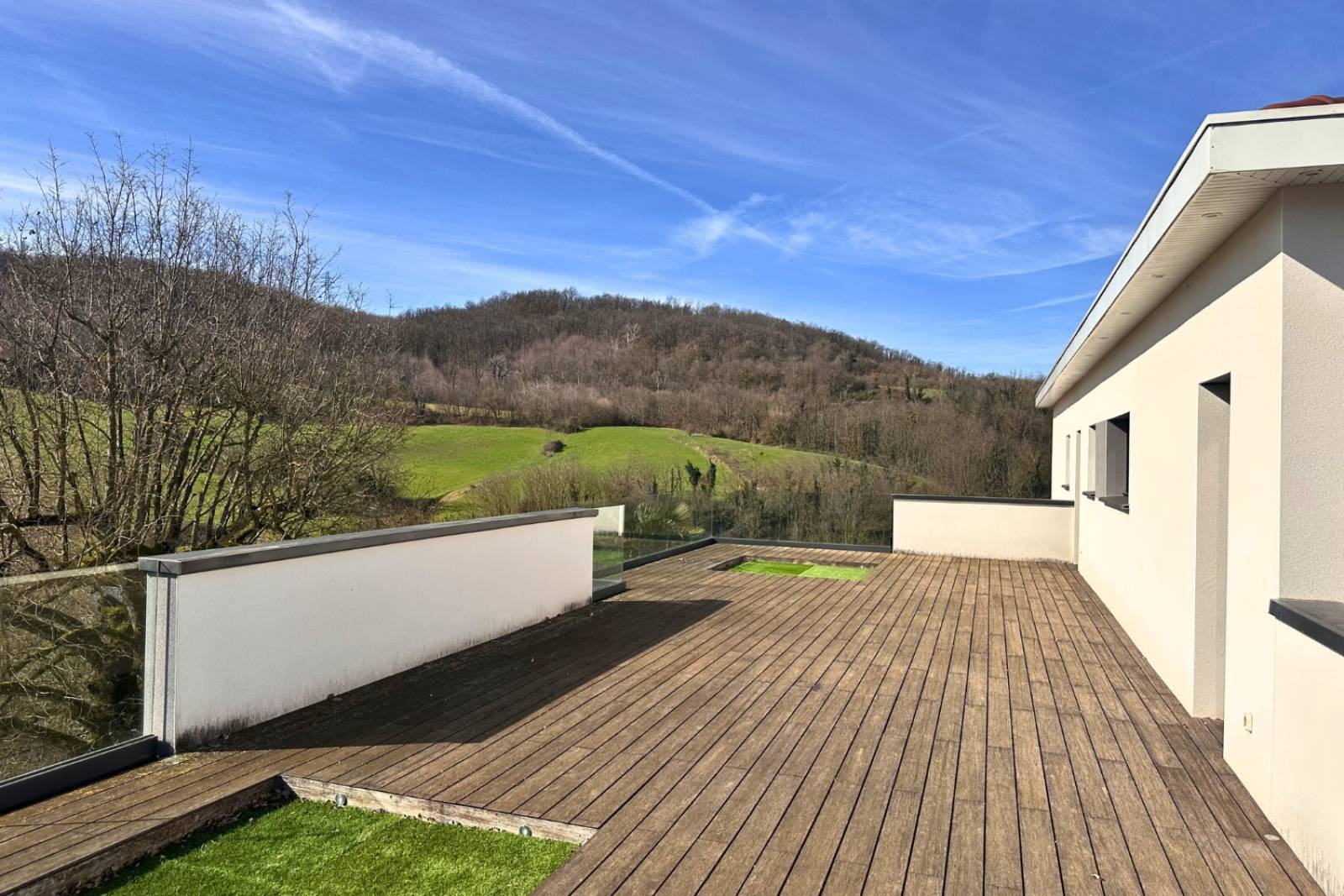 Somptueuse villa d'architecte face aux reliefs du Vercors