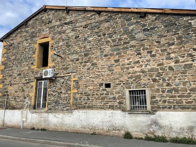 Légny 800 m2 à aménager en commerces et logements