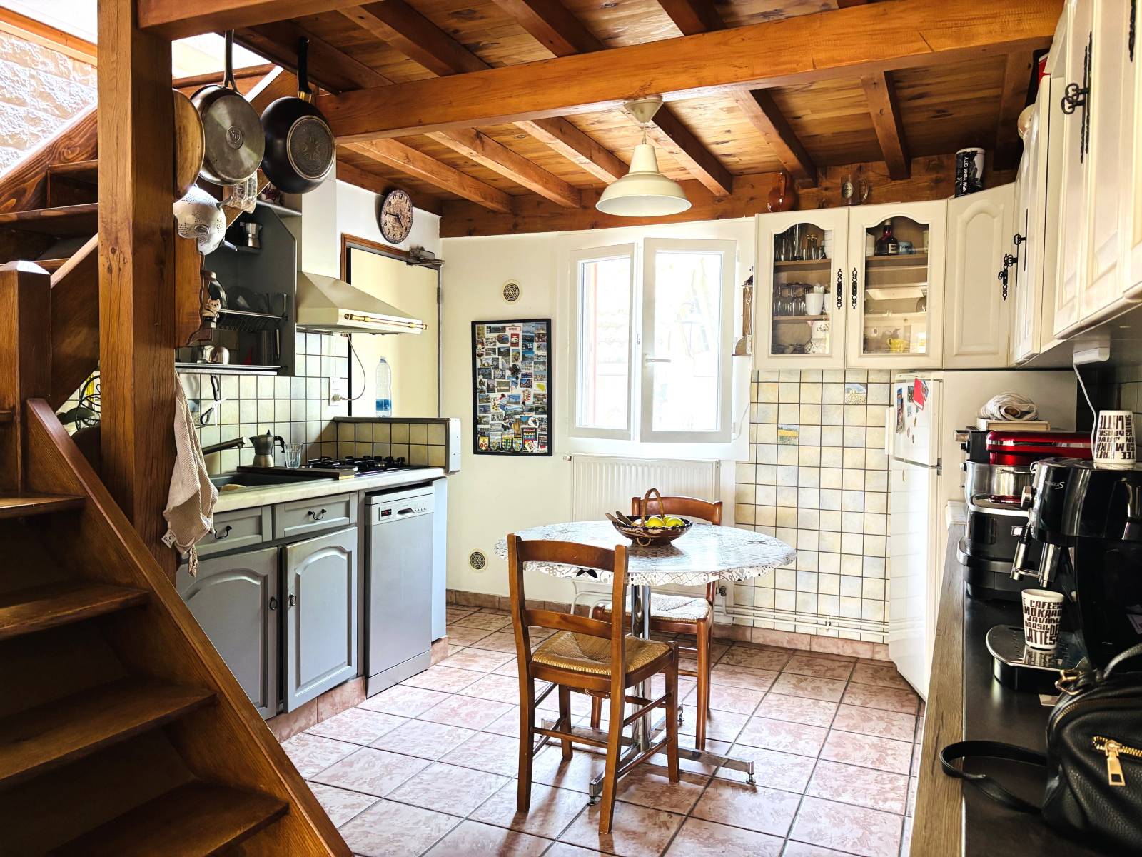Artas - Maison de charme de type 4 avec dépendances sur terrain arboré