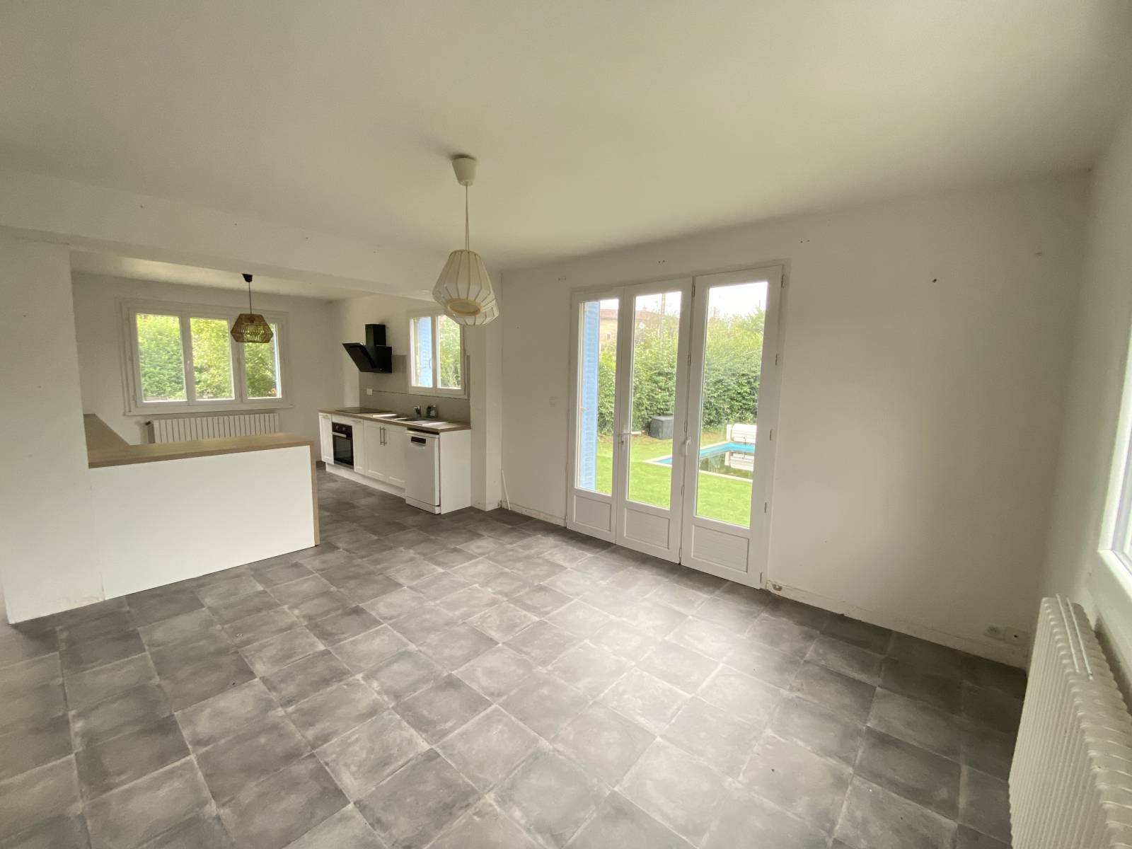 Maison à vendre à Bourg-en-Bresse avec piscine