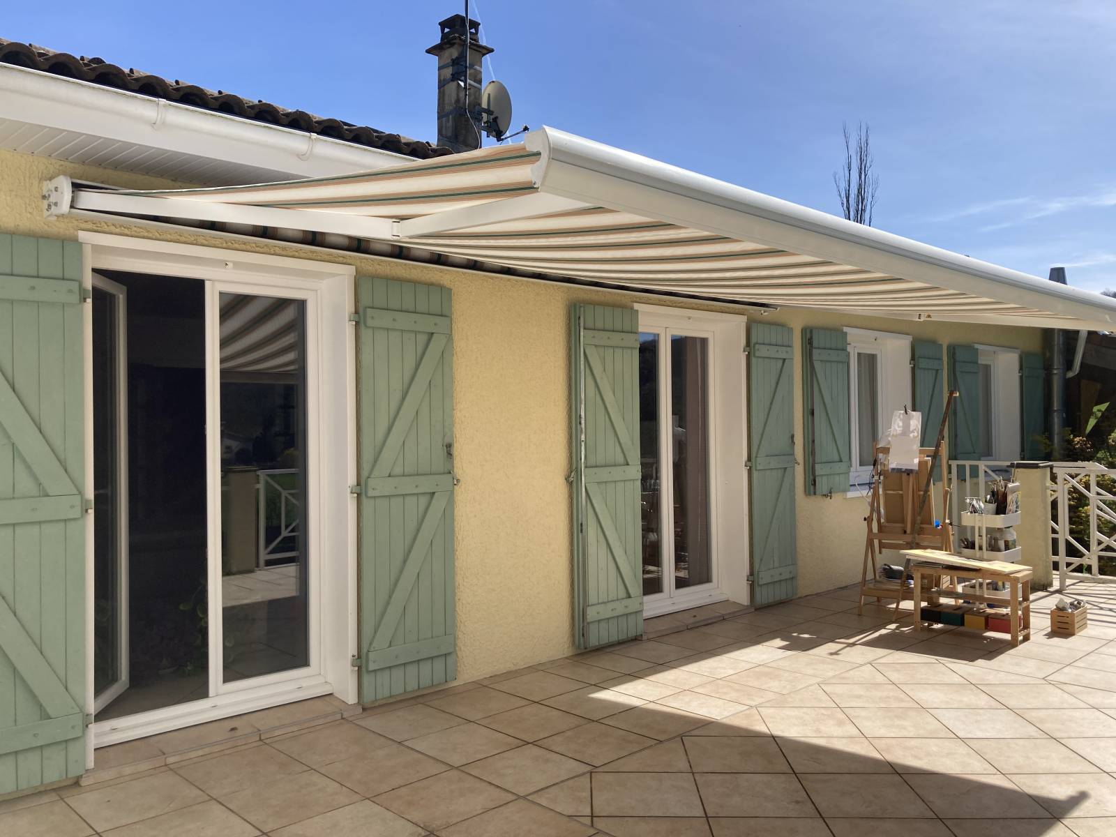 Maison avec terrasse côté E/O et jardin - vue dégagée sur la campagne - Charantonnay