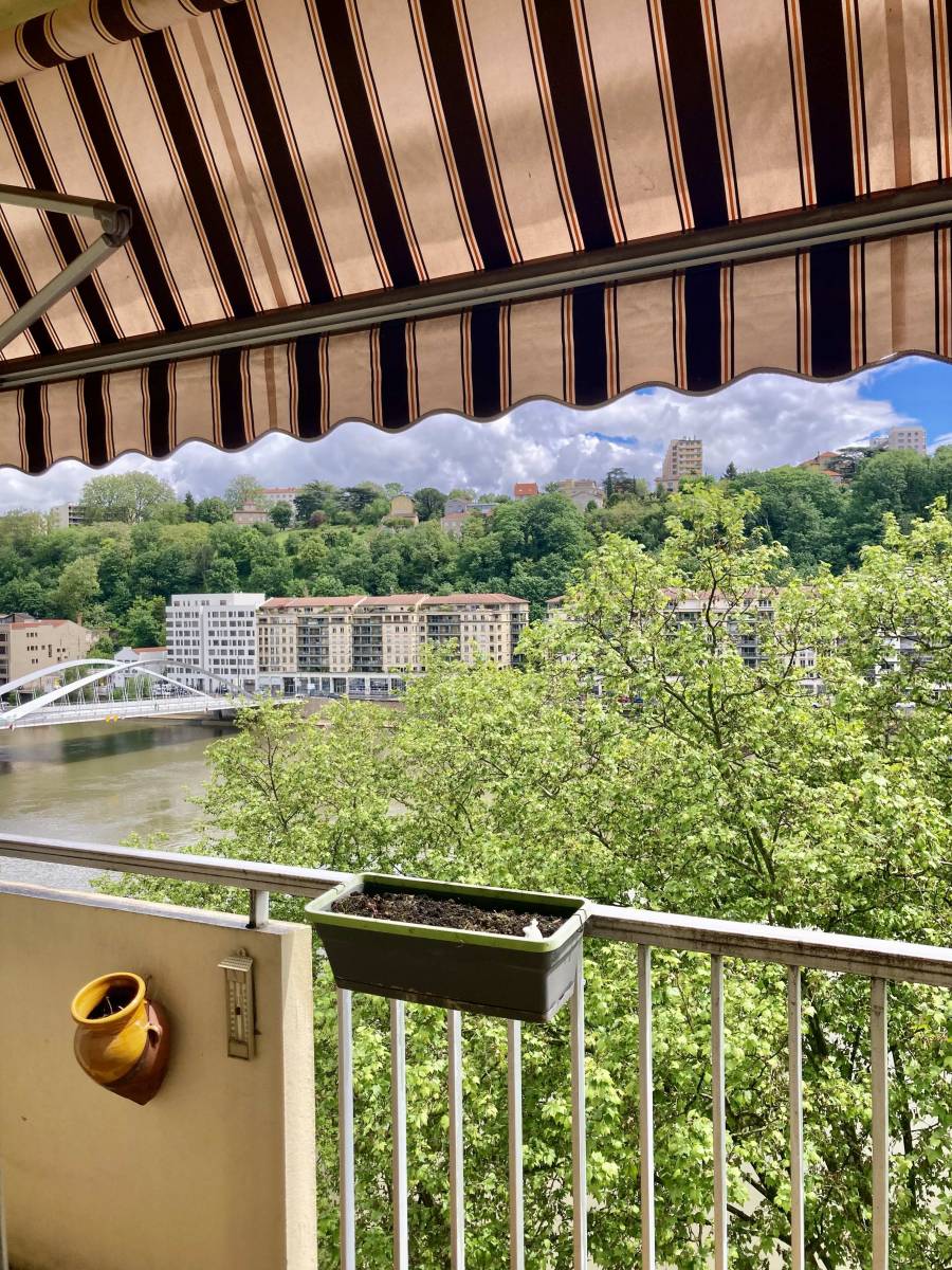 Lyon 09 - Quai Jayr - Emplacement recherché sur Saône - T3 avec balcon - superbe vue dégagée