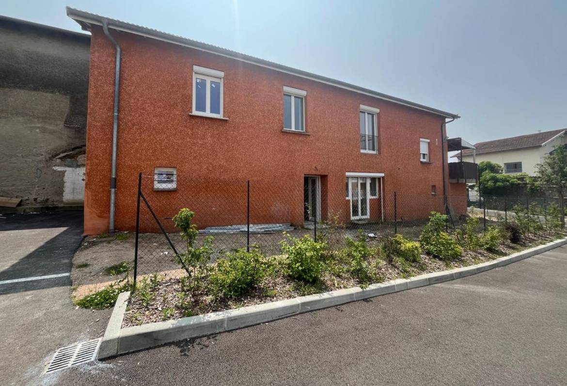 La Tour-de-Salvagny appartement rénové avec jardin et parking - 2 chambres - 68m2