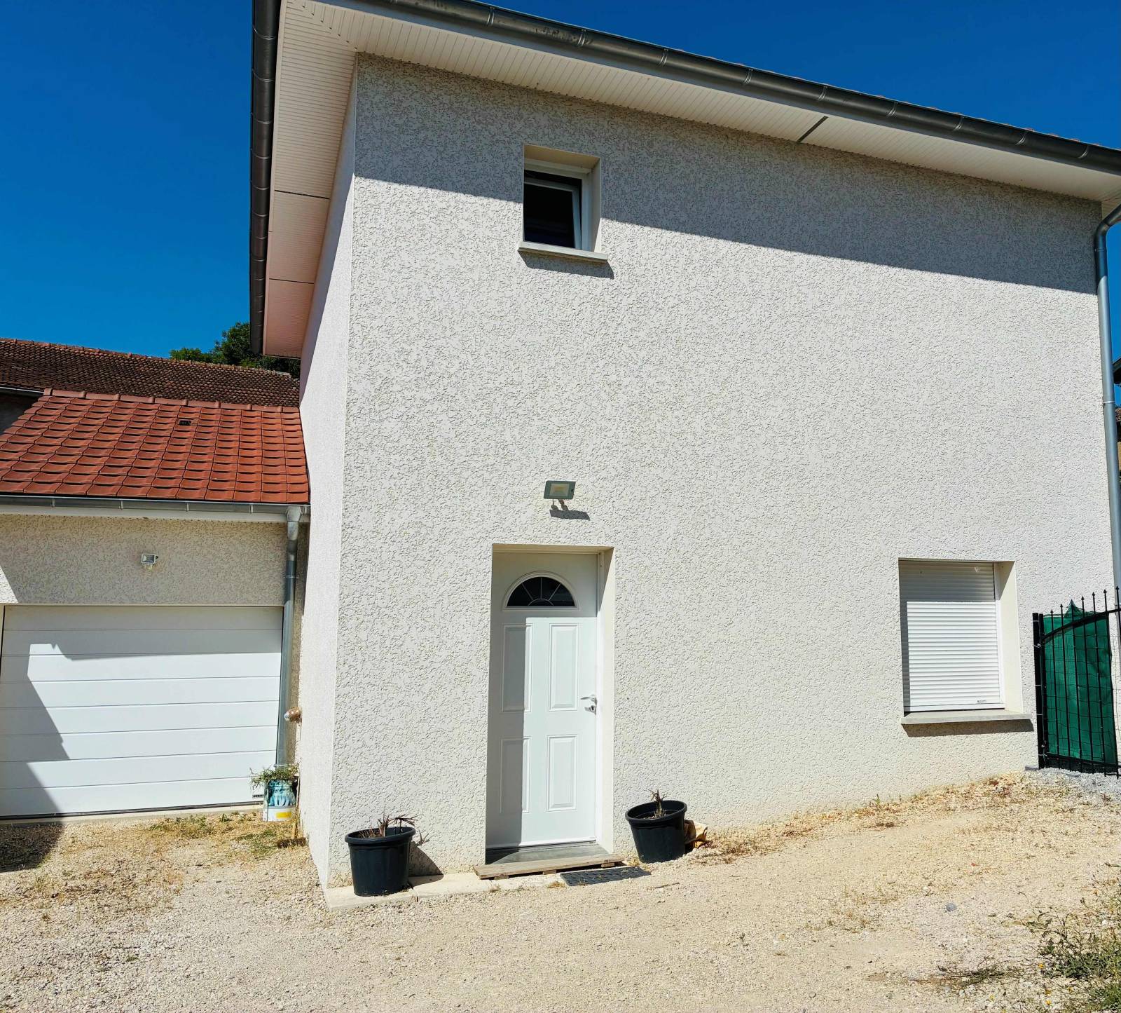 Meyrieu-Les-Etangs - Agréable maison T4 construite en 2020 avec garage