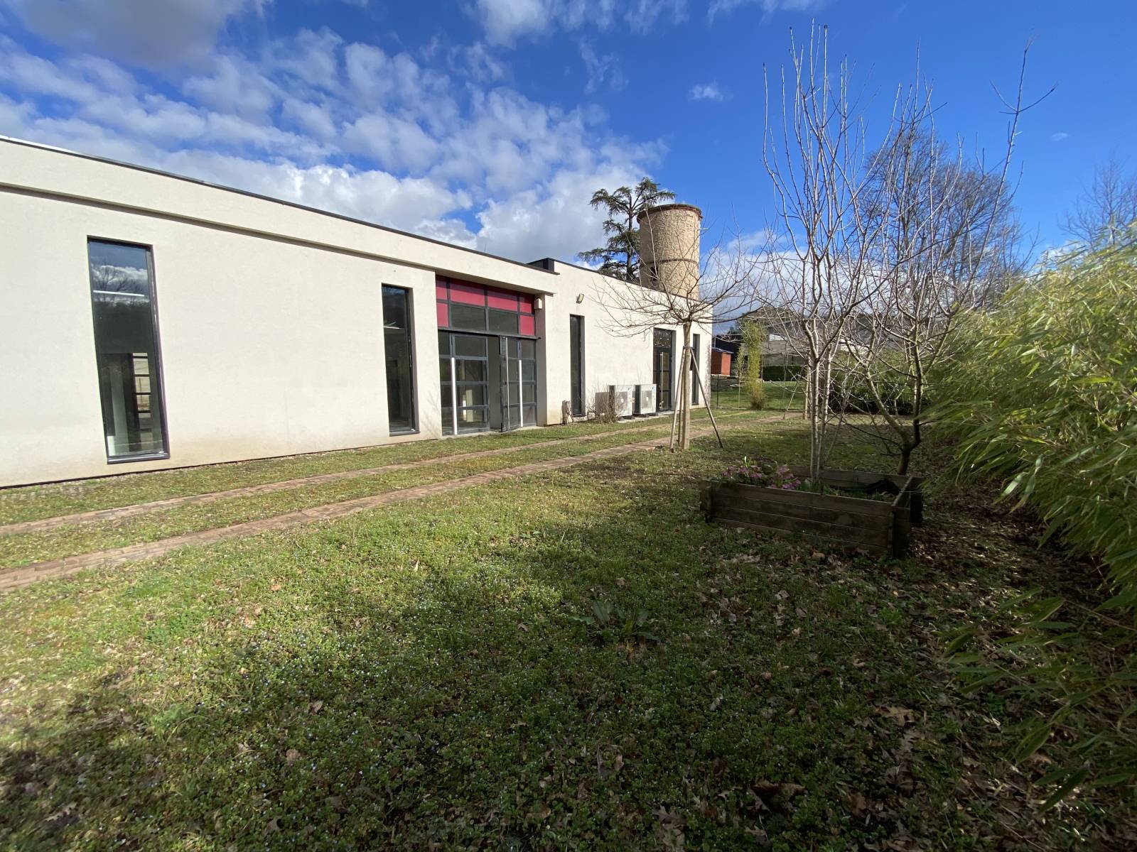 Locaux commerciaux disponibles à la vente à La Fouillouse