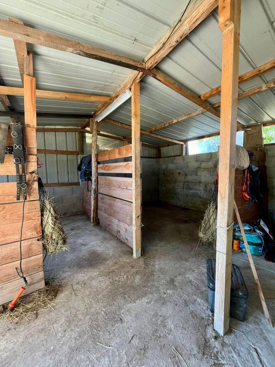 Propriété équestre de caractère de 2 hectares située dans l'Isère