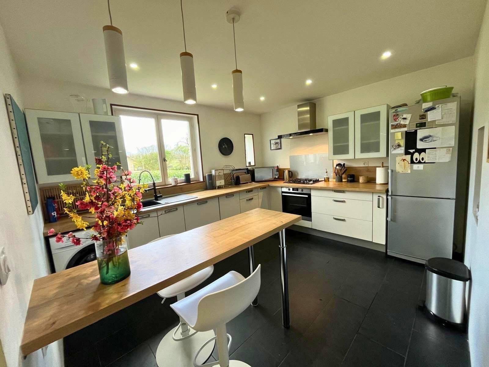 Propriété équestre de caractère de 2 hectares située dans l'Isère