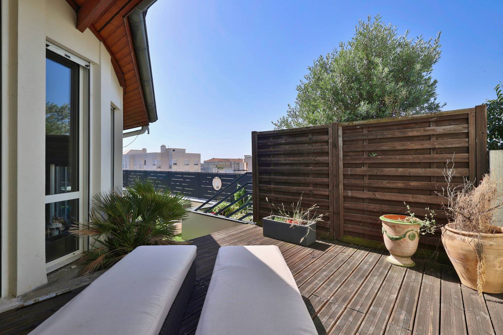 Lyon 8 - Toit-terrasse avec piscine privative  de 213m2 au coeur de Monplaisir