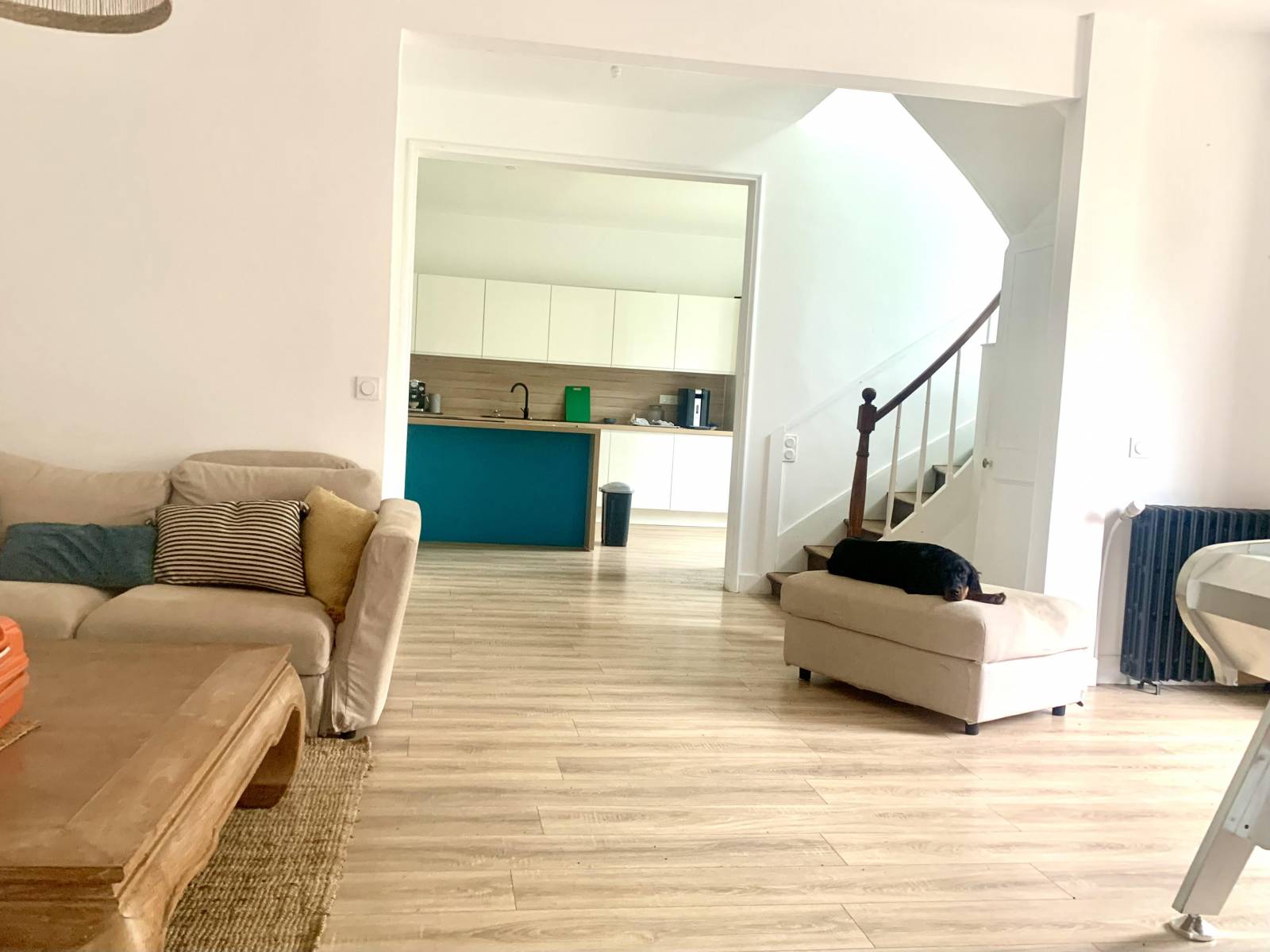 Séjour salon ouvert sur la cuisine