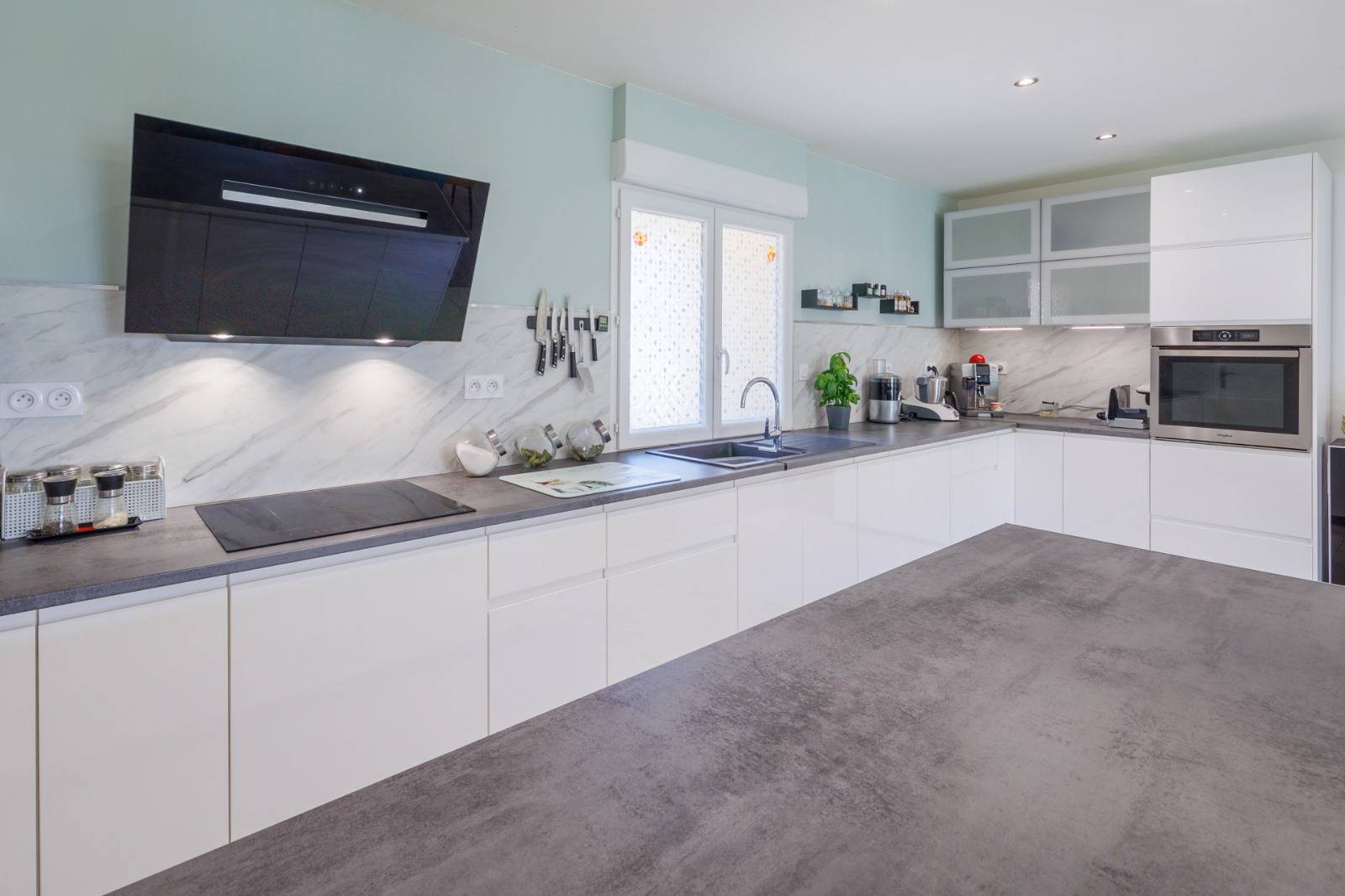 Maison familiale avec terrasse au calme Mions centre ville beaux volumes