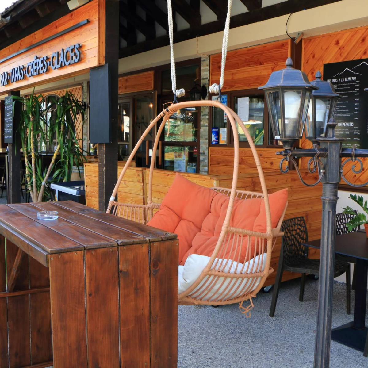 La Joue du Loup Front de Piste, Restaurant rentabilité assurée avis google 4,7 Rare