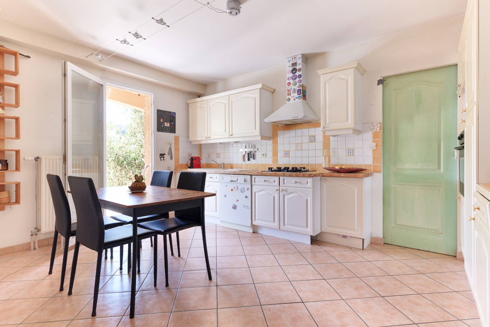 Charmante maison à rafraichir disponible à la vente à Pontcharra-sur-Turdine 