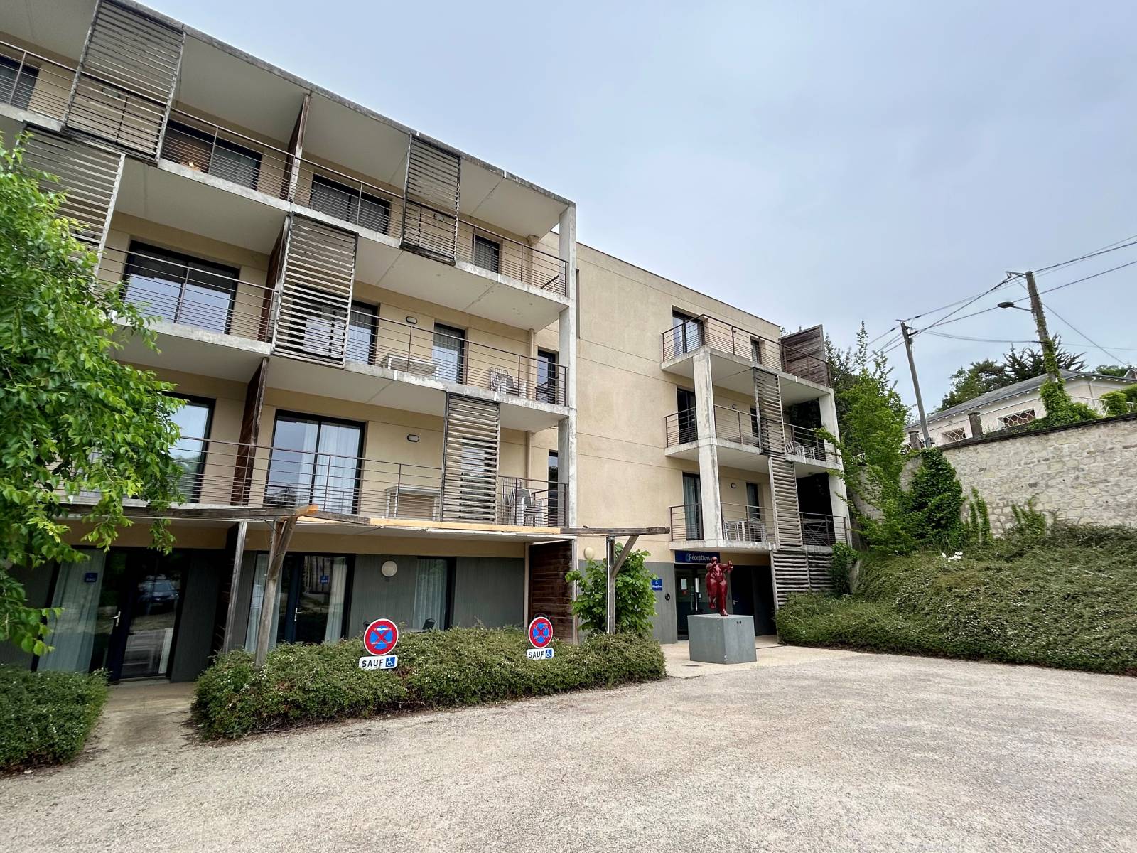 Chinon, ville attractive et touristique,  T2 , 28 m2 meublé à vendre