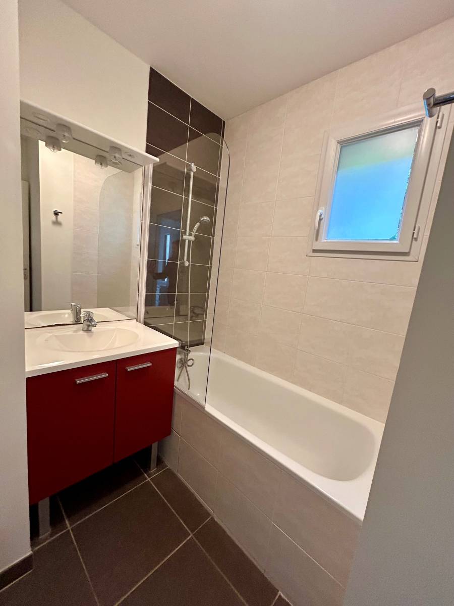 Chinon dans cadre verdoyant T2 meublé, 28 m2